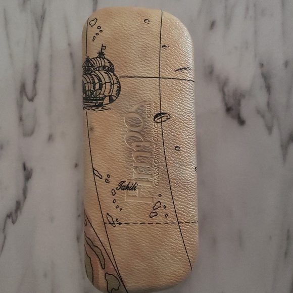 Glasses - Picture 7 of 9